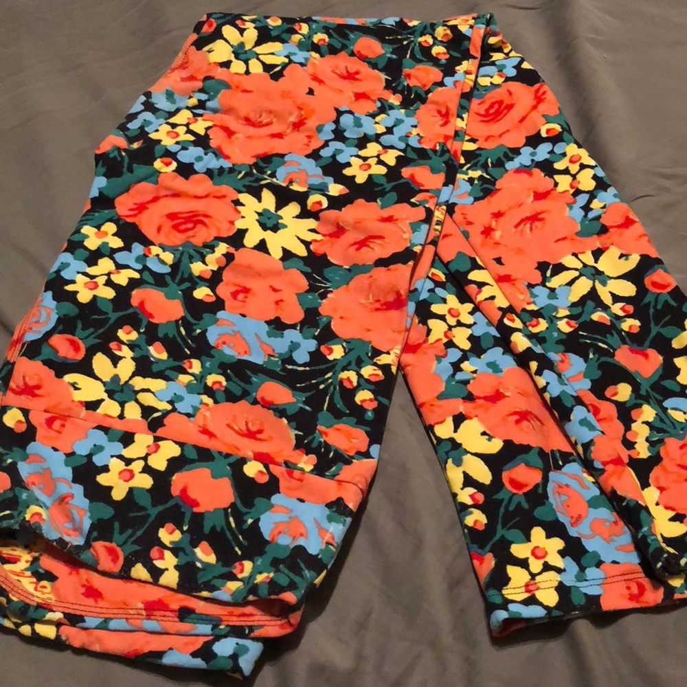 Tc floral lularoe leggings